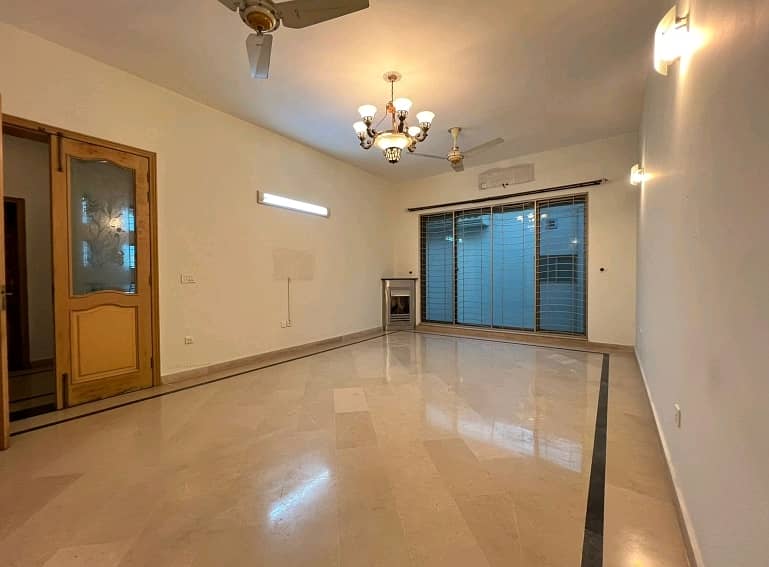 In Lahore You Can Find The Perfect Upper Portion For rent 0