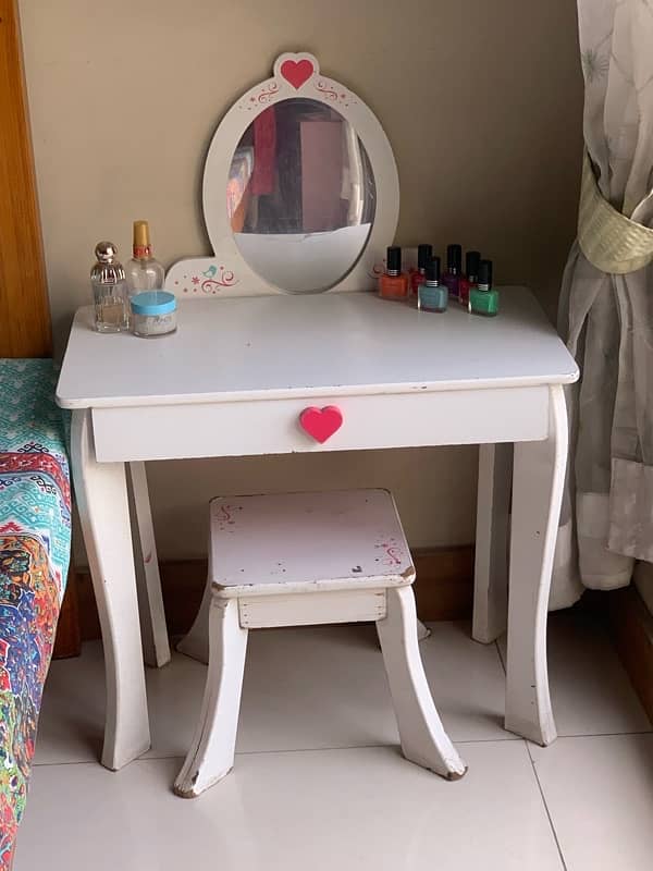 wooden dressing table for girls 1