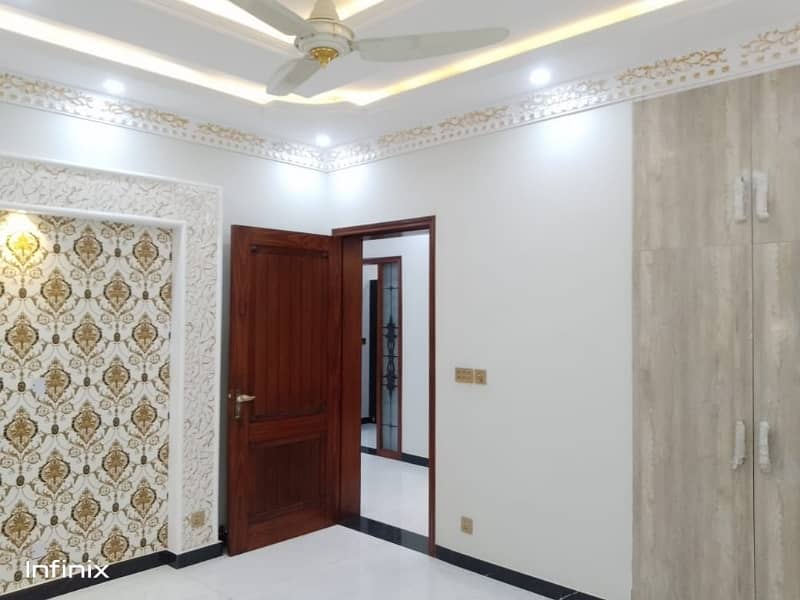 10 MARLA CORNE BRAND NEW LUXURY ELEGANT SPANISH DESIGN HOUSE AVAILABLE FOR SALE IN FORMANITES HOUSING SCHEME BLOCK -N LAHORE. 8