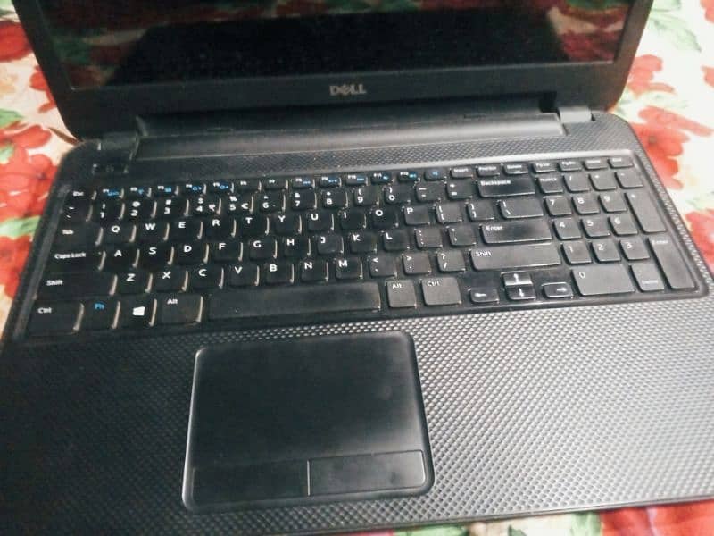 window 10 install ki hoi hai Dell laptop 4