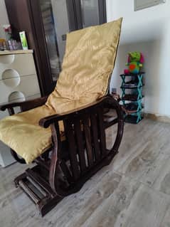 Newspaper / Magazine Chair