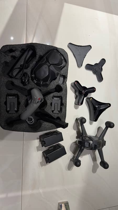 DJI FPV + DJI Avata Drones + wilth lot of accessories 3