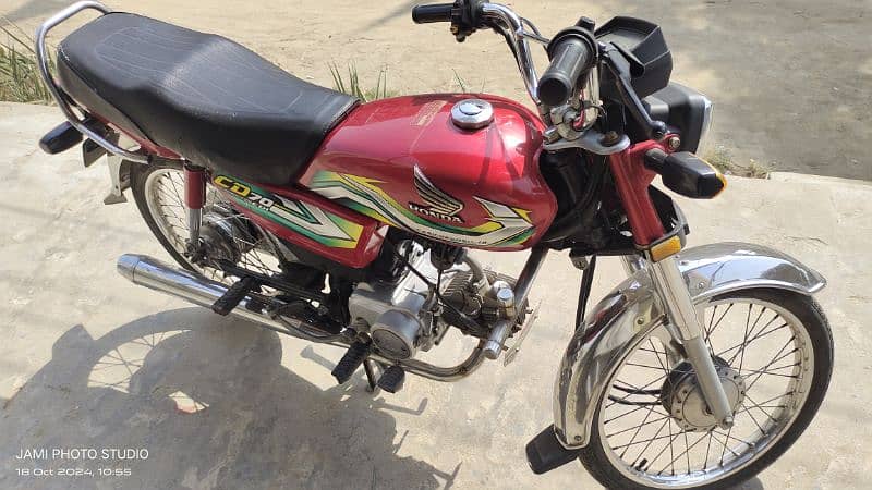 Honda CD 70. . 22/23 alla condition. . . contact No. . . ۔03455157216 5