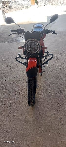 Yamaha ybr125G Red colour. 2