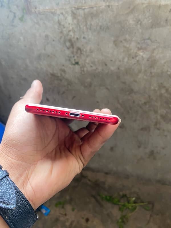 i phone 7 plus 128 condition 10/8Officail pta daba and orignel charger 2