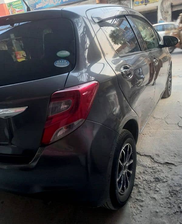 Toyota Vitz 2015 5