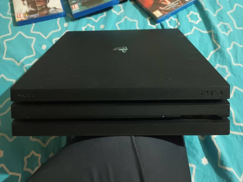 Play station 4 Pro // 4k 1TB sealed 2