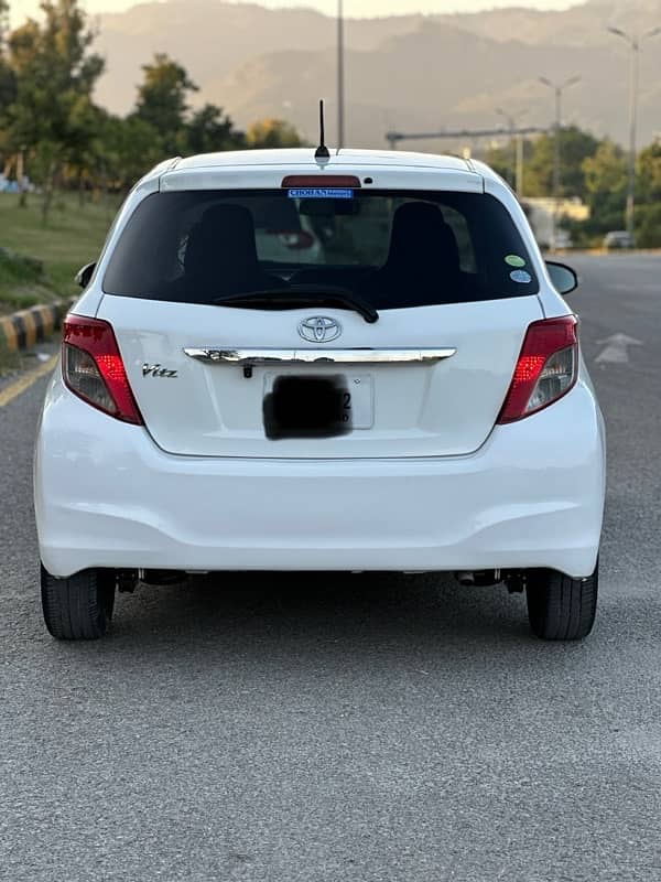 Toyota Vitz 2012 7