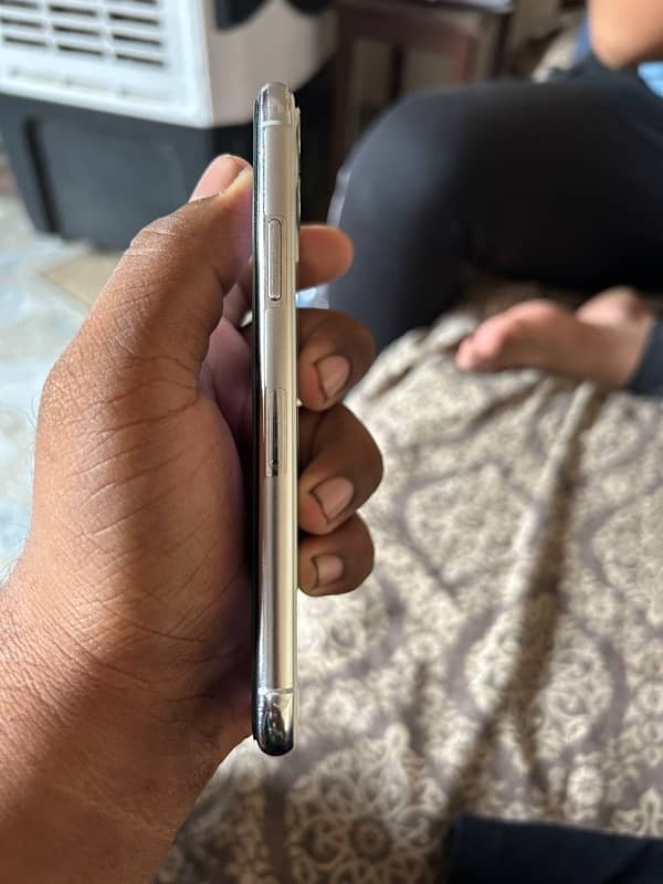 iphone 11pro pta approved 256gb 1