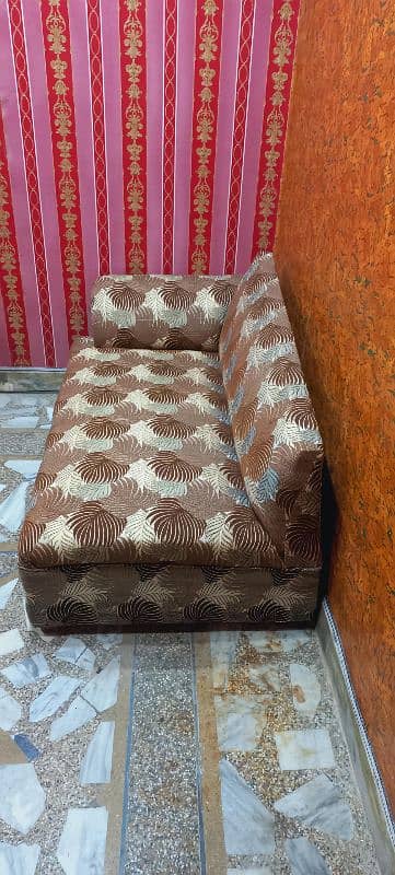 Sofa / 2 Seater / 3 Seater Sofa  / Dewan 1