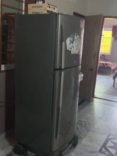 Dawlance fridge in used 4