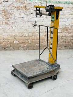 Heavy Weights Scale Machine with weights 0