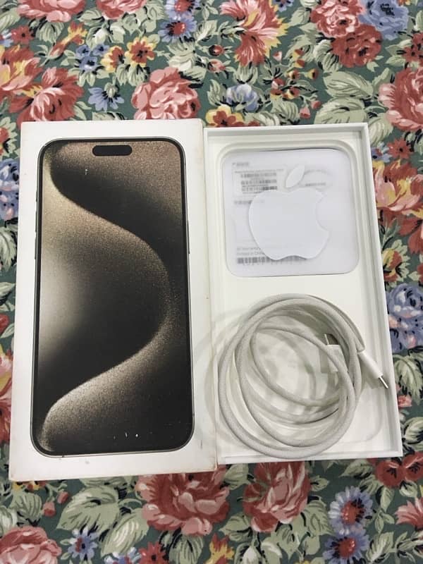 Iphone 15 pro max Dual physical sim Natural Titanium 256gb 14