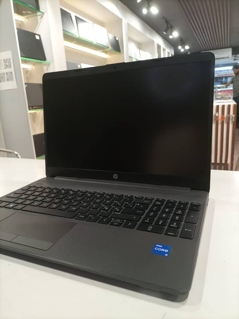 HP ZBook 15 G5  Core i7-8850H 8th Generation - Laptops 8