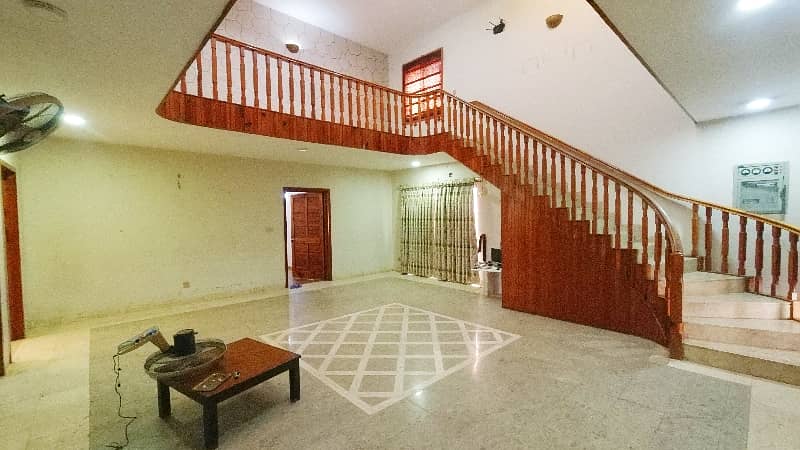 Prime Location 1 Kanal House Is Available For sale 9