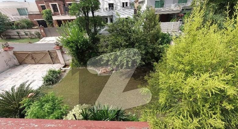 Prime Location 1 Kanal House Is Available For sale 22