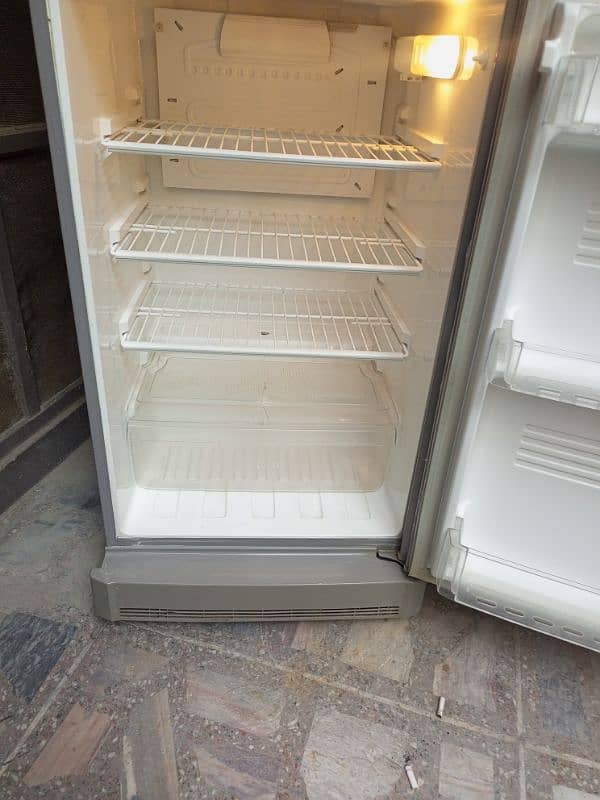 PEL large fridge 4