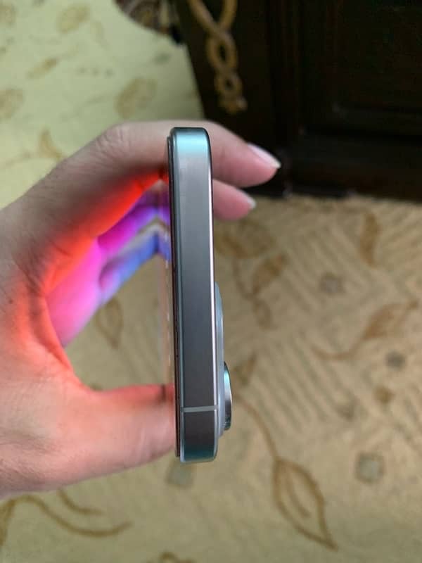 IPHONE 15 ProMax 256GB Natural Titanium 3