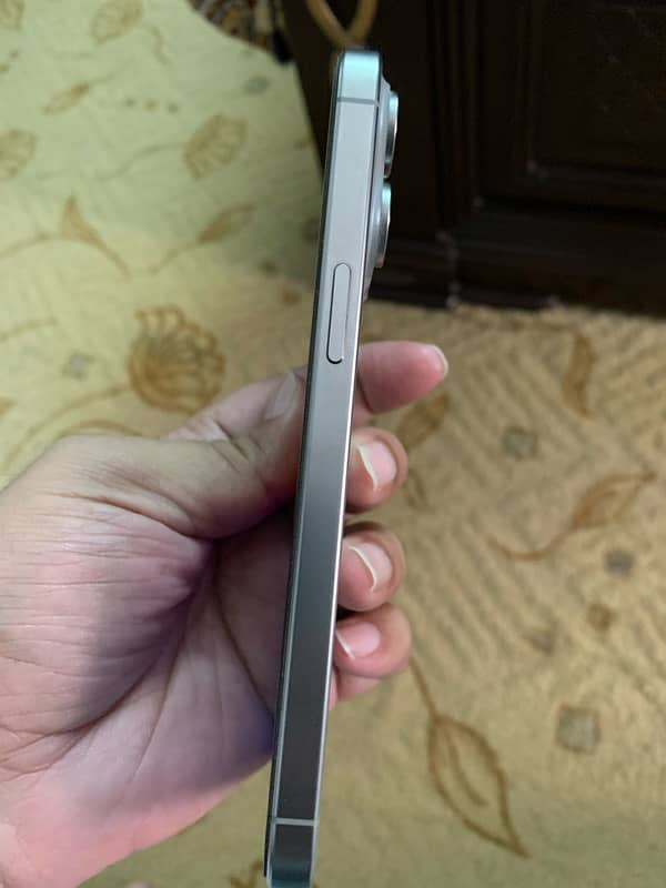 IPHONE 15 ProMax 256GB Natural Titanium 4