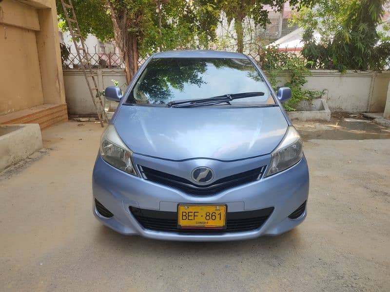 Toyota Vitz 2012 reg 2015 excellent condition 10