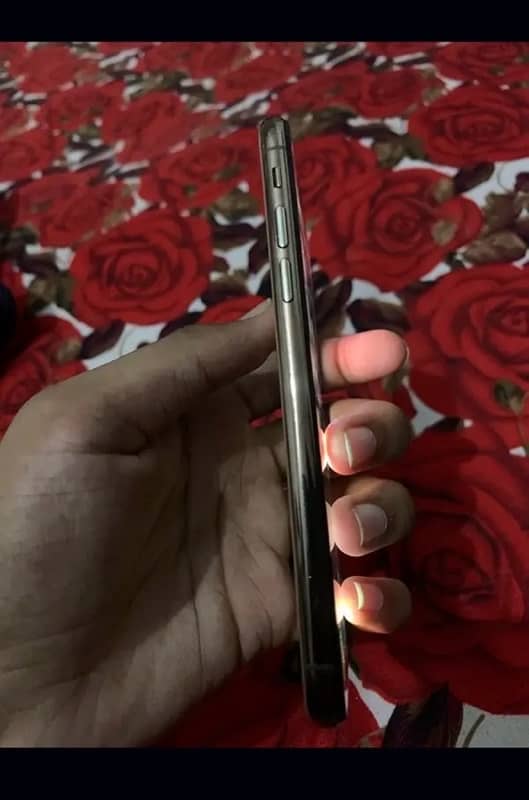 Iphone xs 64GB pta approved 2