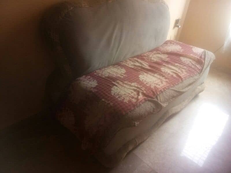 2 seater sofa good condition 2