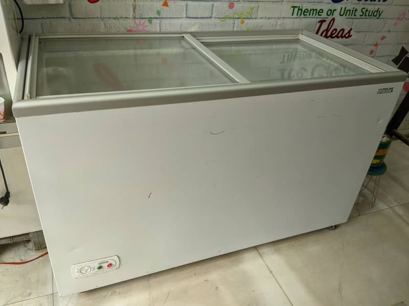 Scoop ice cream freezer 1