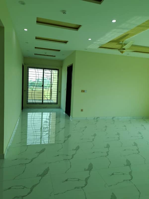 DHA Phase 5, 01 Kanal, 03 Bed, Upper Portion For Rent. 3