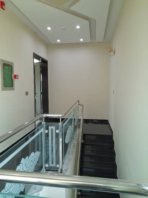 DHA Phase 5, 01 Kanal, 03 Bed, Upper Portion For Rent. 7