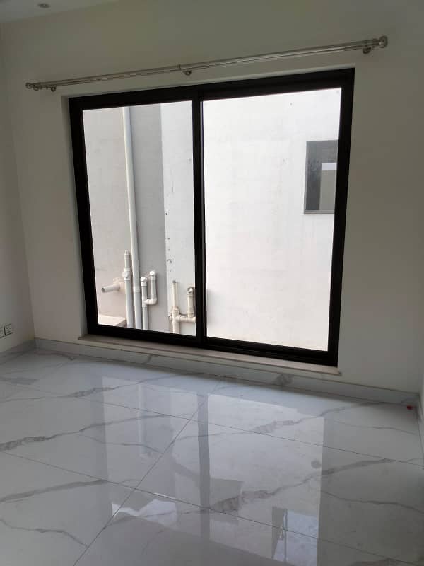 DHA Phase 5, 01 Kanal, 03 Bed, Upper Portion For Rent. 11