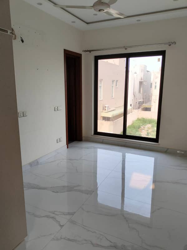 DHA Phase 5, 01 Kanal, 03 Bed, Upper Portion For Rent. 13