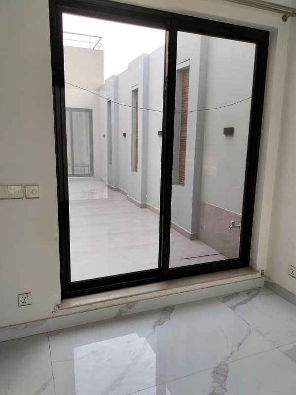 DHA Phase 5, 01 Kanal, 03 Bed, Upper Portion For Rent. 14