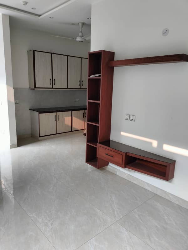 DHA Phase 5, 01 Kanal, 03 Bed, Upper Portion For Rent. 16