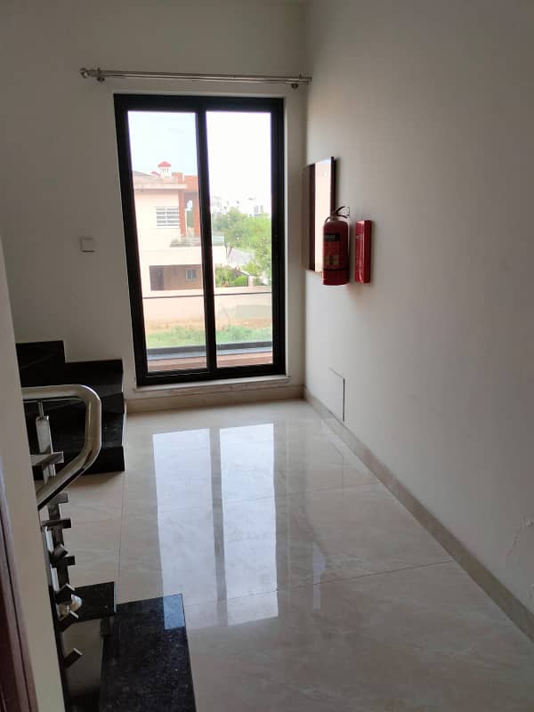 DHA Phase 5, 01 Kanal, 03 Bed, Upper Portion For Rent. 17