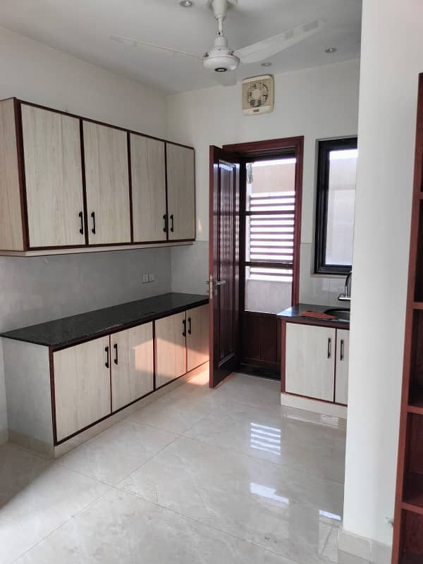 DHA Phase 5, 01 Kanal, 03 Bed, Upper Portion For Rent. 20