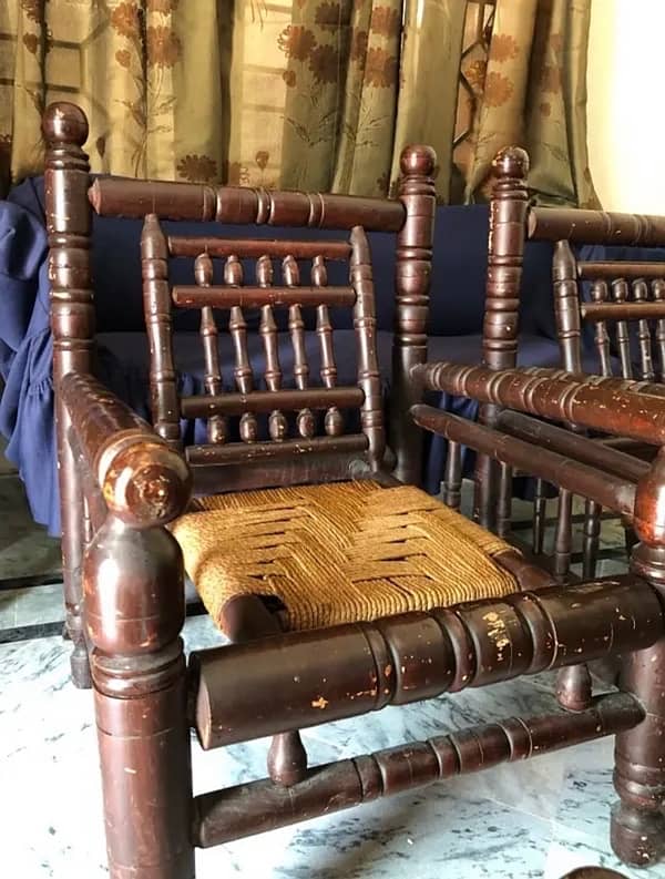 Wooden chairs set 1