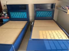 2 single mordern beds with side table and 2 big box of storage 0