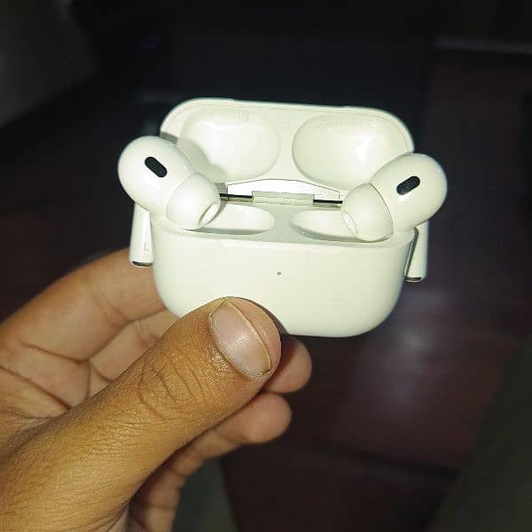 Airpods Pro 2nd Generation 9/10 condition 3