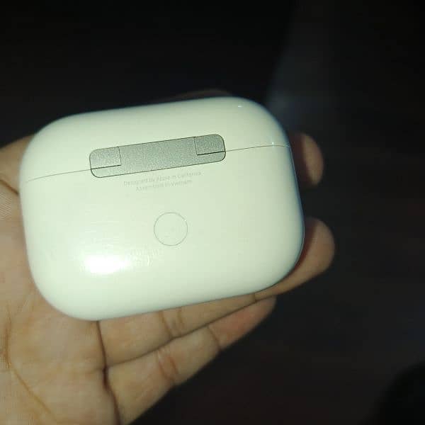 Airpods Pro 2nd Generation 9/10 condition 4