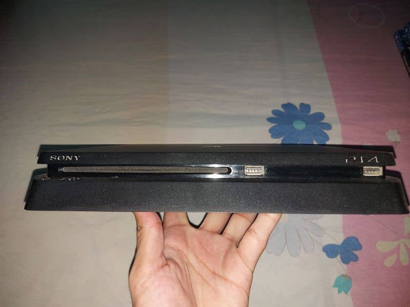 PS4 Slim 500GB UAE Variant 2