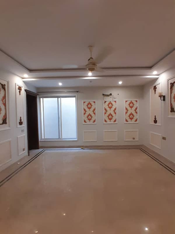 1 KANAL LOWER PORTION WITH FULL BASMENT FOR RENT IN DHA PHASE 6 3