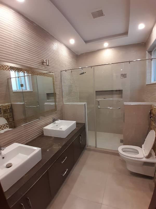 1 KANAL LOWER PORTION WITH FULL BASMENT FOR RENT IN DHA PHASE 6 5