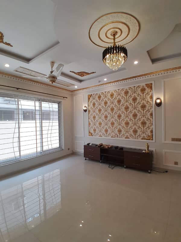 1 KANAL LOWER PORTION WITH FULL BASMENT FOR RENT IN DHA PHASE 6 15