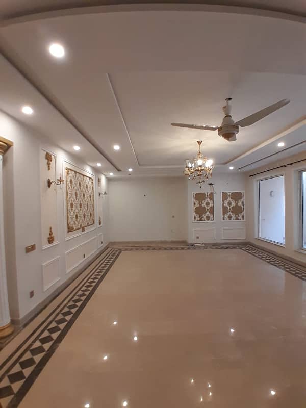 1 KANAL LOWER PORTION WITH FULL BASMENT FOR RENT IN DHA PHASE 6 16