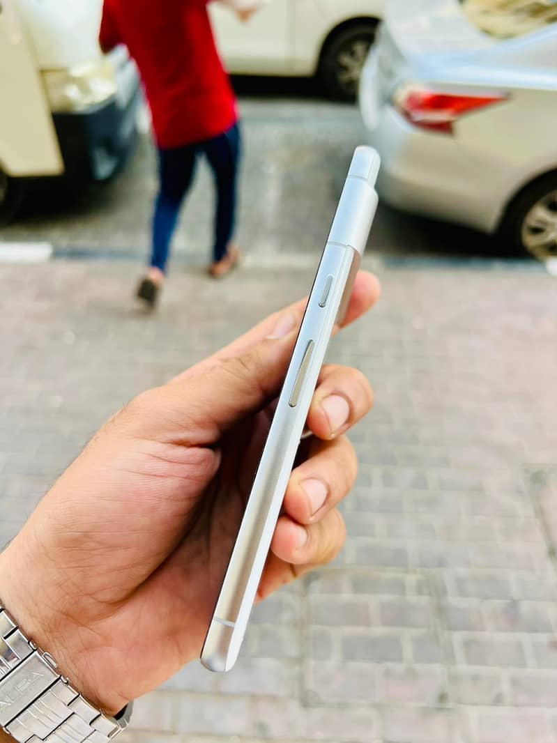 Google Pixel 7   128GB 1