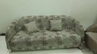 6 seater sofa for sale in good condition