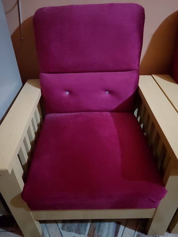 5 seater sofaset with table new condition 4