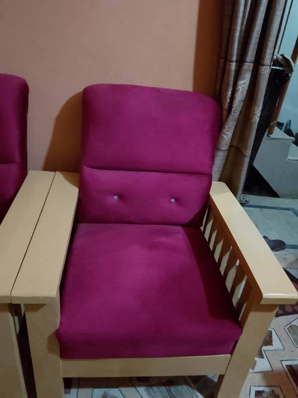 5 seater sofaset with table new condition 5