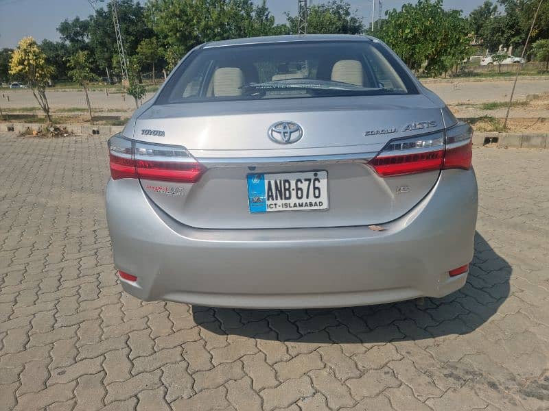 Toyota Corolla Altis 1.6 2019 model 8