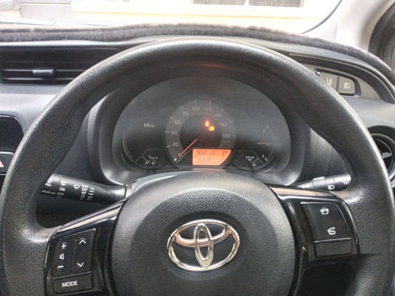 Toyota Vitz 2018 7